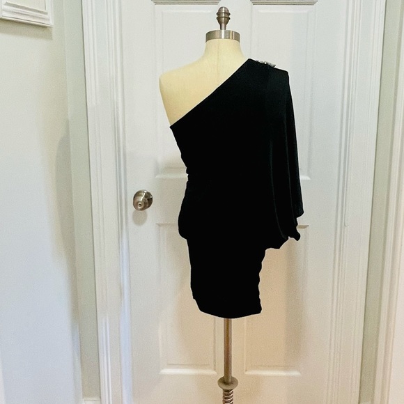 ❤️Last look ❤️Asymmetrical little black dress! - Picture 8 of 10